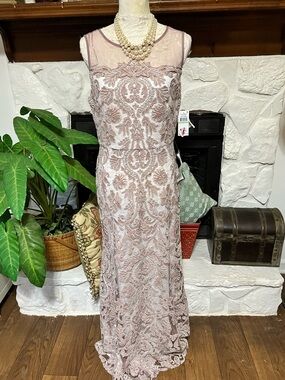 Alex Evenings Taupe Tan Lace Maxi Evening Gown Size 8 NWT